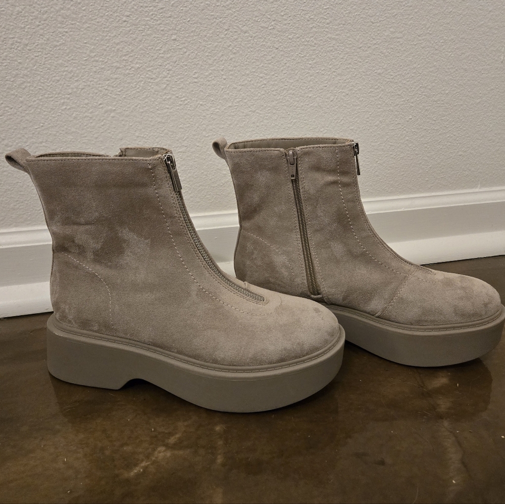 NEW Portland Boot Company Gray Suede Boots Lug Platform Style 9.5 - Picture 4 of 9